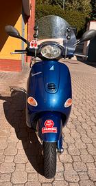 Vespa et4 150