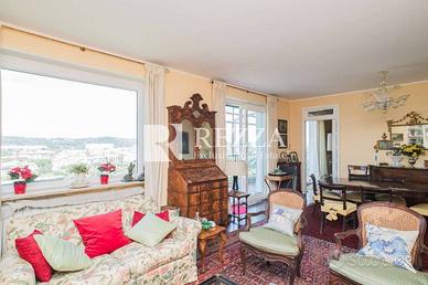 Appartamento di 158 m² con 5 locali e box auto a R