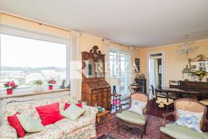 Appartamento di 158 m² con 5 locali e box auto a R