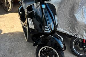 Vespa 300 gts
