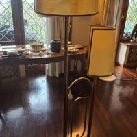 Lampada da salotto in ferro battuto.