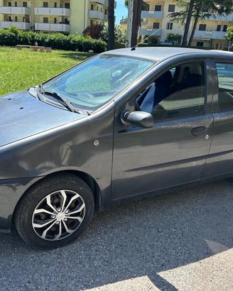 Fiat Punto 1.9 JTD 5 porte neopat bluetooth