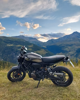 Yamaha xsr 700