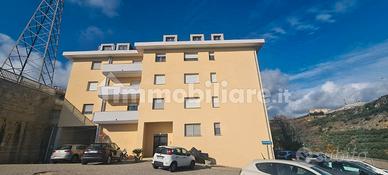 Appartamento, cantina e posto auto