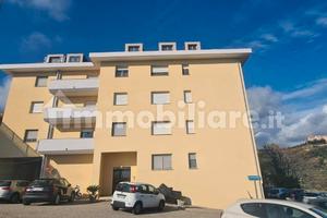 Appartamento, cantina e posto auto