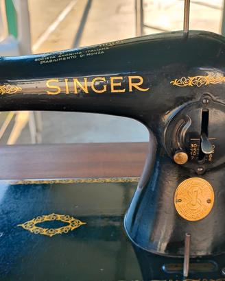 Macchina da cucire Singer vintage a pedale