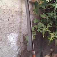 vecchia falce a mano 