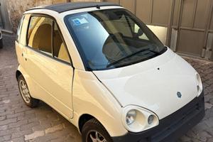 Miniauto Piaggio 50 macchina senza patente Bianco