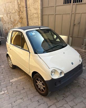 Miniauto Piaggio 50 macchina senza patente Bianco