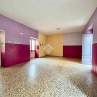 NEGOZIO A ORTA DI ATELLA