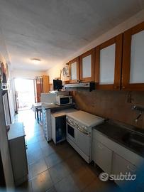 Cucina completa di elettrodomestici