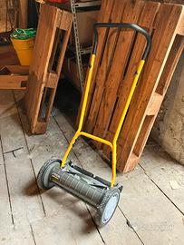 Tagliaerba elicoidale a spinta SCM240r di Stiga