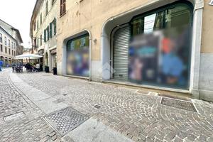 NEGOZIO A NOVI LIGURE