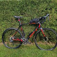 Bicicletta Gravel - ciclo cross