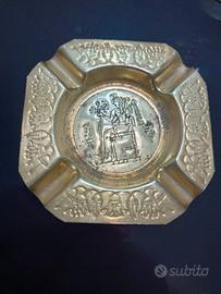 Antico posacenere egiziano in ottone intarsiato