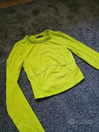 Top verde a maniche lunghe 