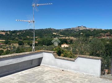 CASA INDIPENDENTE A MONTEFIASCONE