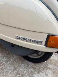 Vespa px 200e