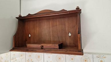 Mensola da parete vintage in legno con cassetto 