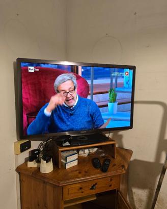 Smart TV  Philips 46" 46PFL6606M/08