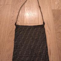 Borsa  realizzata con  tessuto fendi