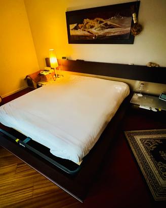 Letto matrimoniale lusso moderno in legno