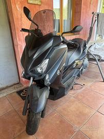 Yamaha X-Max 400