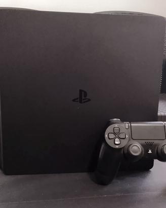 PlayStation 4 slim usata