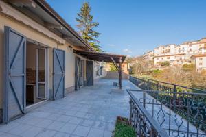 5 LOCALI A GUALDO TADINO