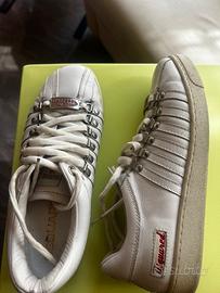 Sneaker