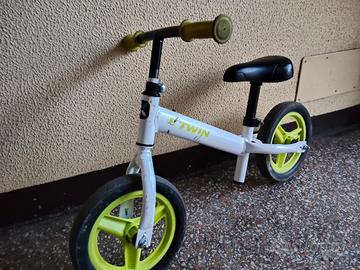 Bicicletta bambini senza pedali piccola Btwin