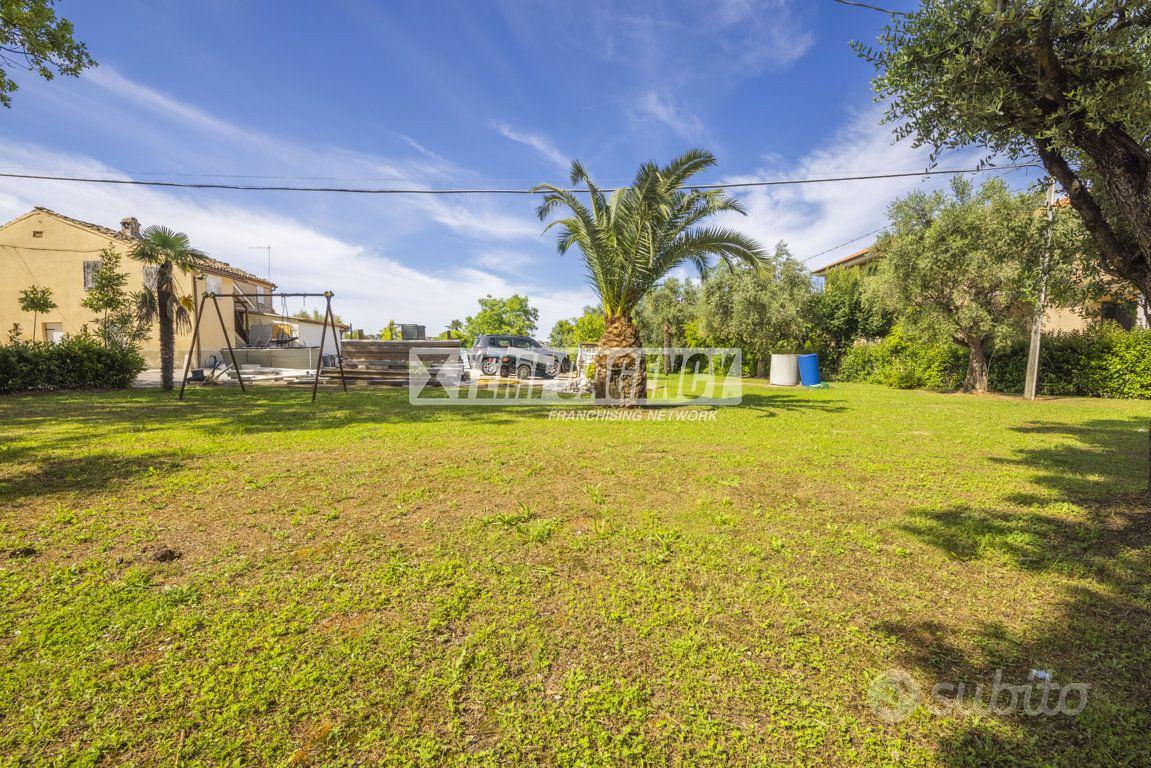 Casale con terreno di 7300 mq edificabile per N. 3 - Vista 5