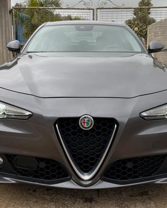Alfa Giulia 2.2 180cv AT8