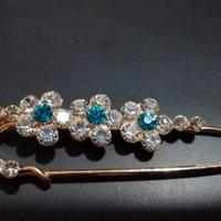 SPILLA gioiello - graffetta azzurra (base oro)