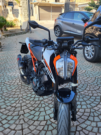 KTM Duke 125