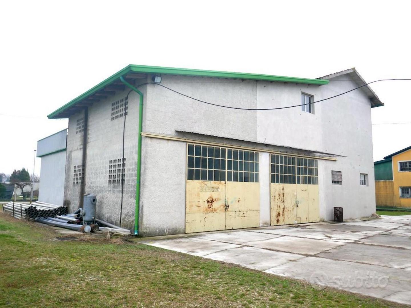 LOTTO EDIFICABILE DI 5.530 mq CON DUE CAPANNONI - Vista 3