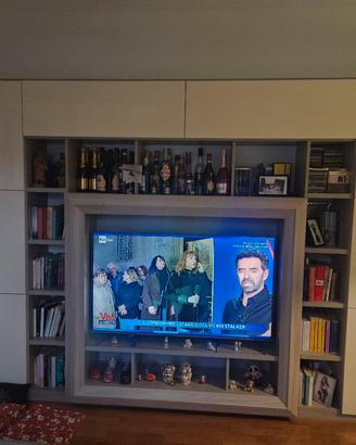 parete attrezzata soggiorno con vano televisore 