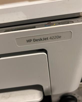 Stampanre Hp deskjet 4220e completa di cartucce