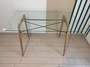 Tavolo in vetro - gambe legno