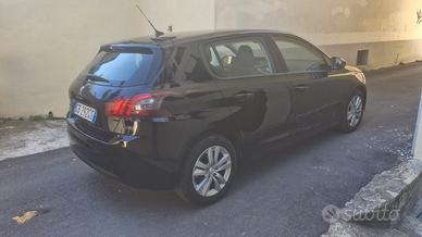 Peugeot 308 BlueHDi 130 S&S Active