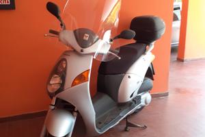 scooter grigio metallizzato