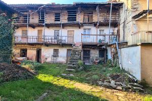Casa da ristrutturare a Forno Canavese