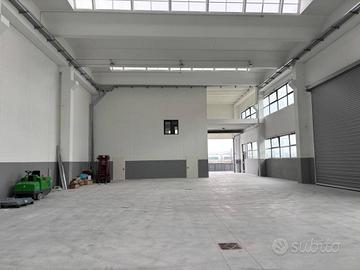 Immobile di 974 m² a Montebello Vicentino