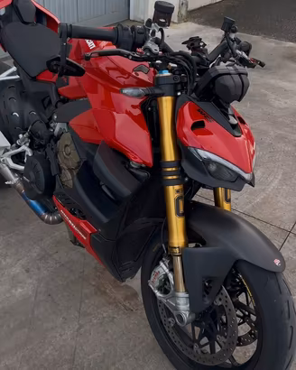 Ducati Streetfighter v4s
