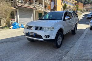 Mitsubishi L200 2.5 DI-D/136CV DC Invite Plus