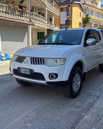 Mitsubishi L200 2.5 DI-D/136CV DC Invite Plus