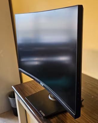 Monitor curvo Asus TUF Gaming da 24" mod. VG24VQE