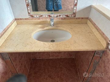 Piano in marmo per bagno