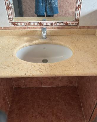 Piano in marmo per bagno