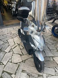 *** PERMUTA *** Kymco Agility 200i R16
